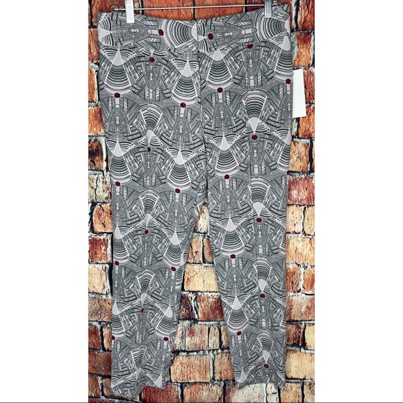NWT Melissa Mccarthy Seven7 Geo Print Capri Pants - Picture 2 of 7